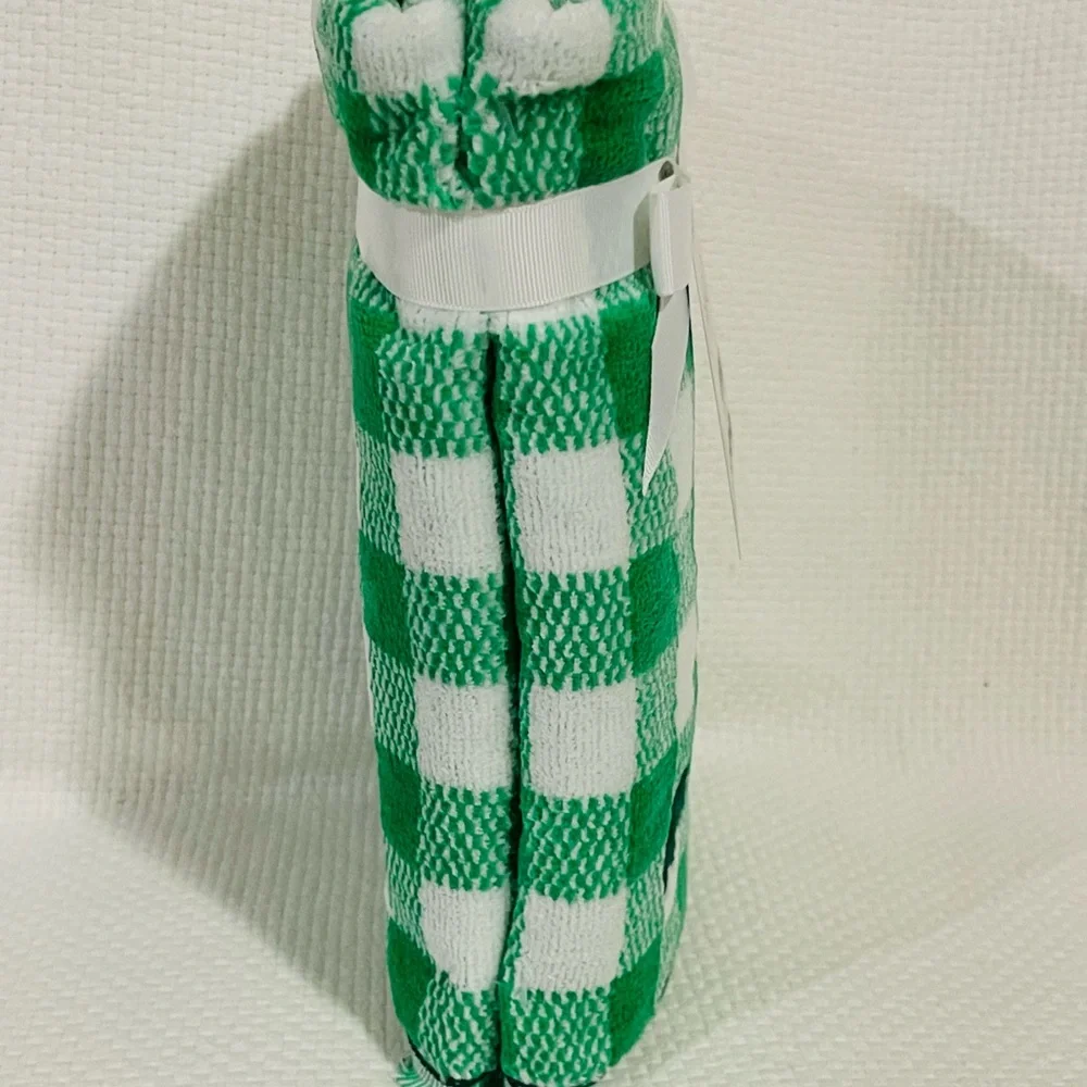St Patrick’s Shamrock Hand Towles
